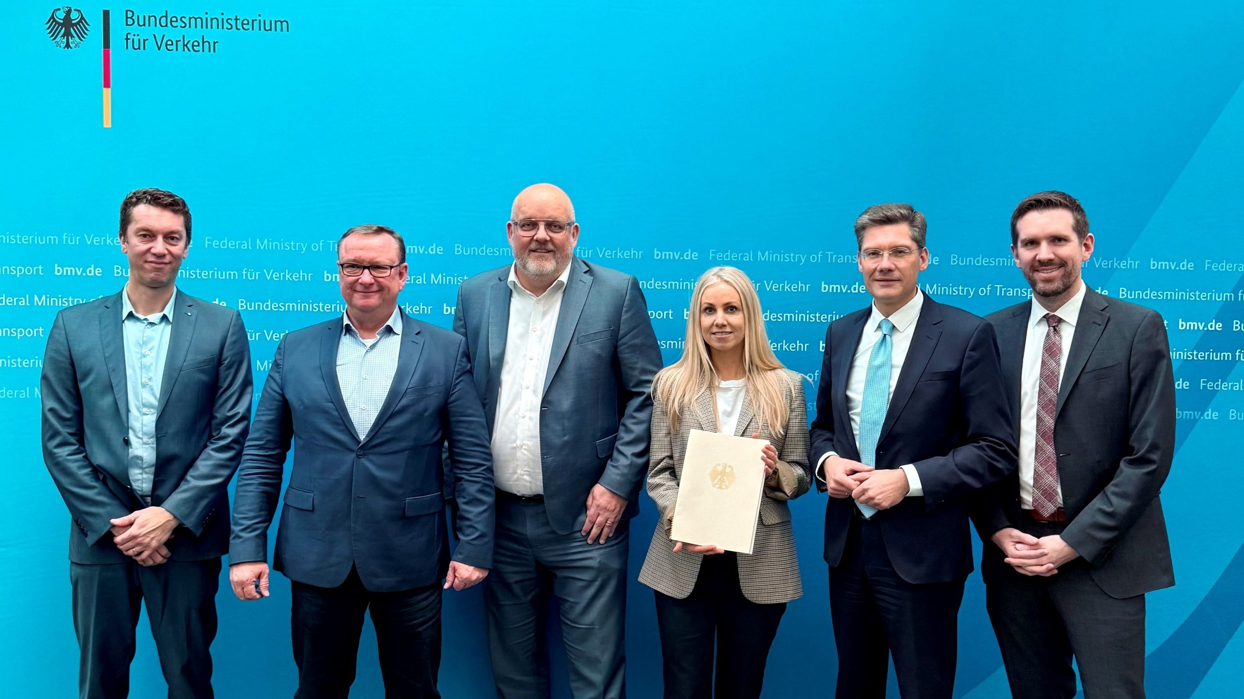 PortKIDialog+2035: Intelligenter Wandel durch interaktive Mensch-KI-Kommunikation und Simulation